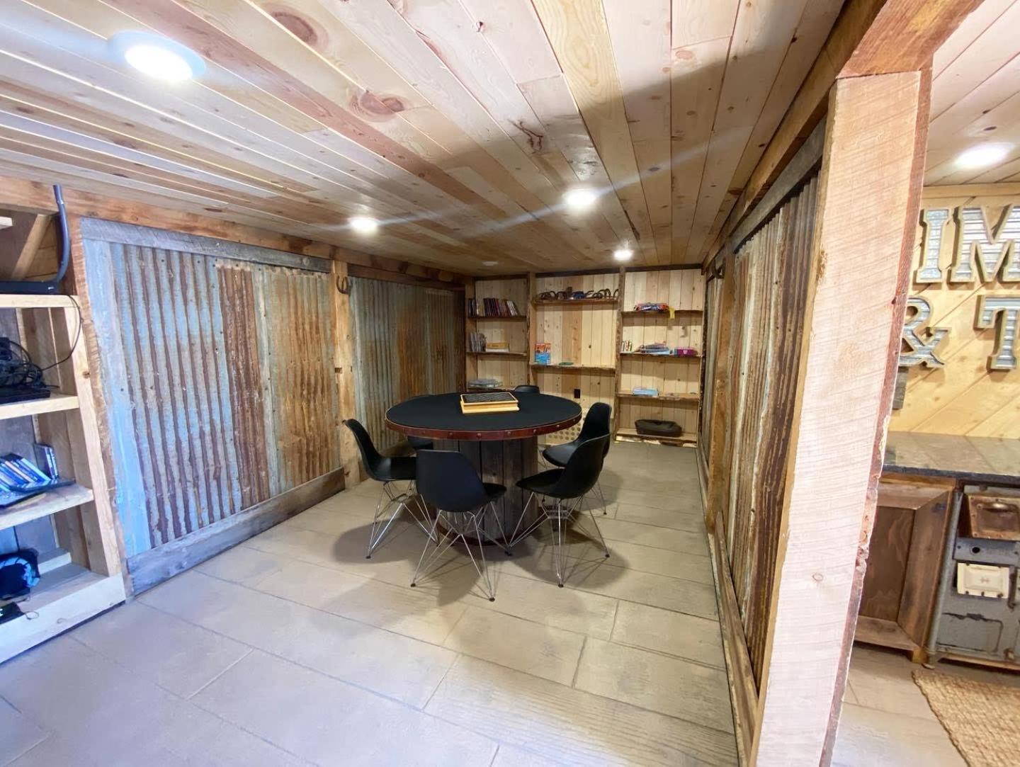 Timber & Tin G 2Bed 2Bath W Pool & Rooftop Deck カナブ エクステリア 写真