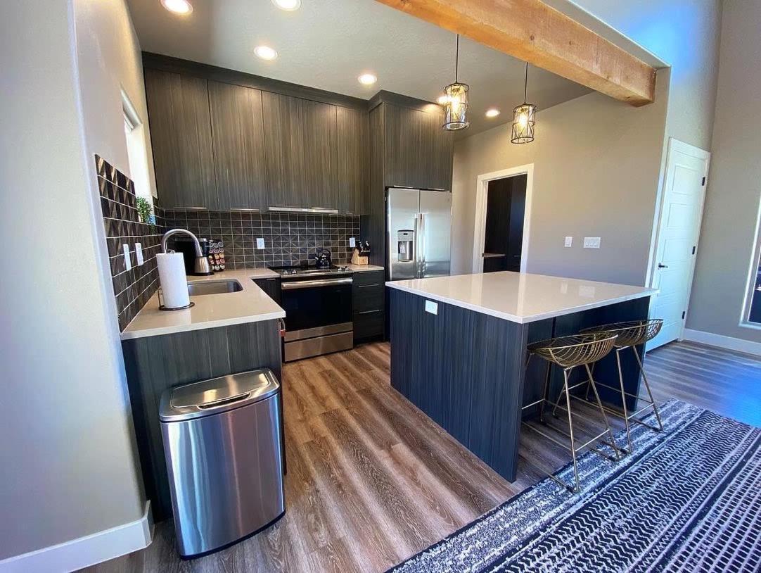 Timber & Tin G 2Bed 2Bath W Pool & Rooftop Deck カナブ エクステリア 写真
