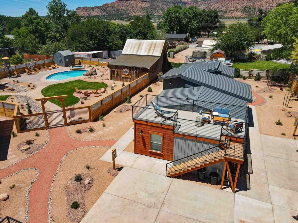Timber & Tin G 2Bed 2Bath W Pool & Rooftop Deck カナブ エクステリア 写真